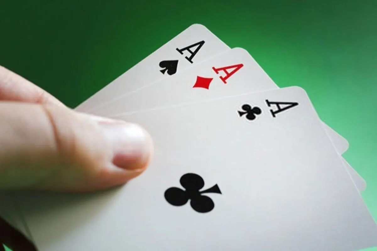 bài cào, bài liêng, bài ba cây là một đúng không