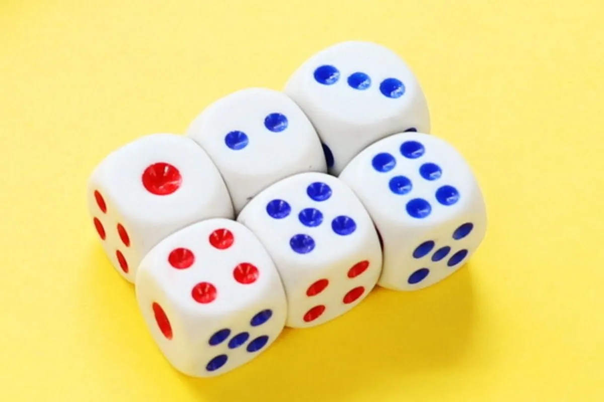 lắc xí ngầu online có được dùng xúc xắc thật không